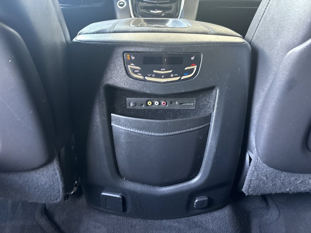 Used 2016 Cadillac Escalade Luxury AWD/4WD image 22