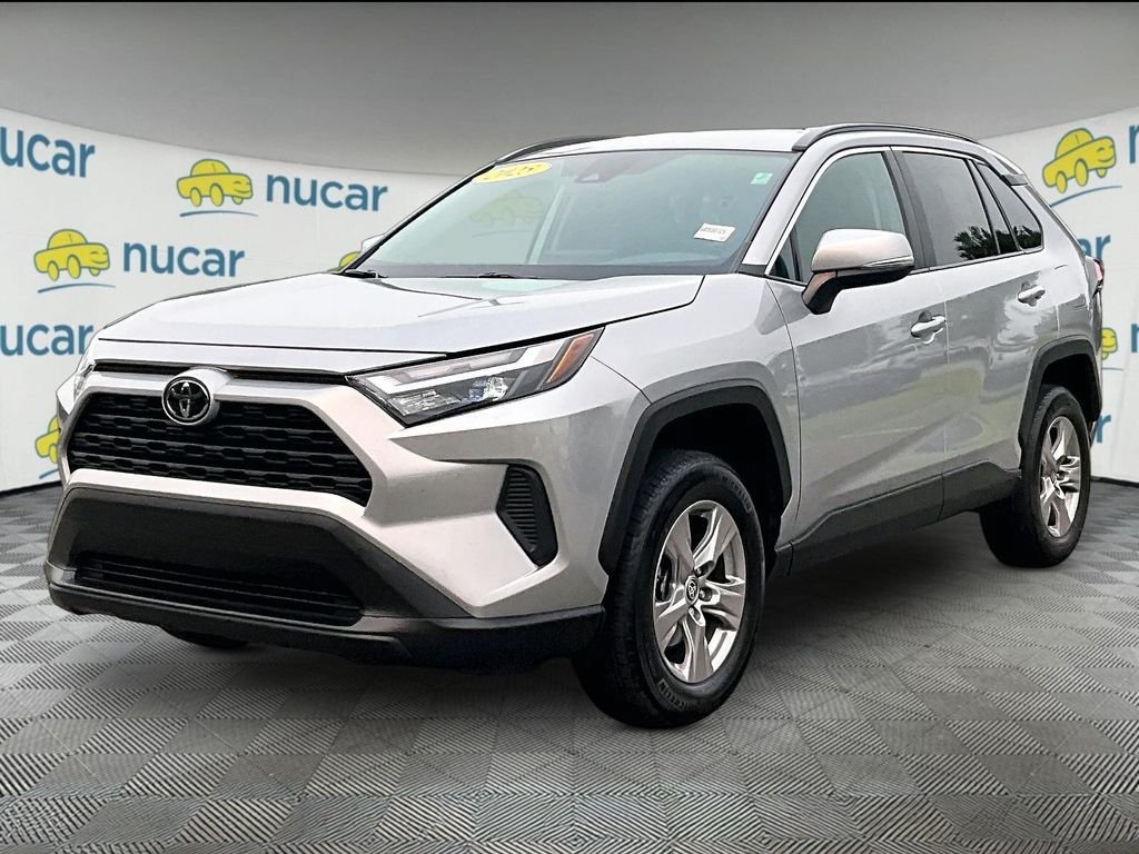 Used 2025 Toyota RAV4 XLE AWD/4WD image 3