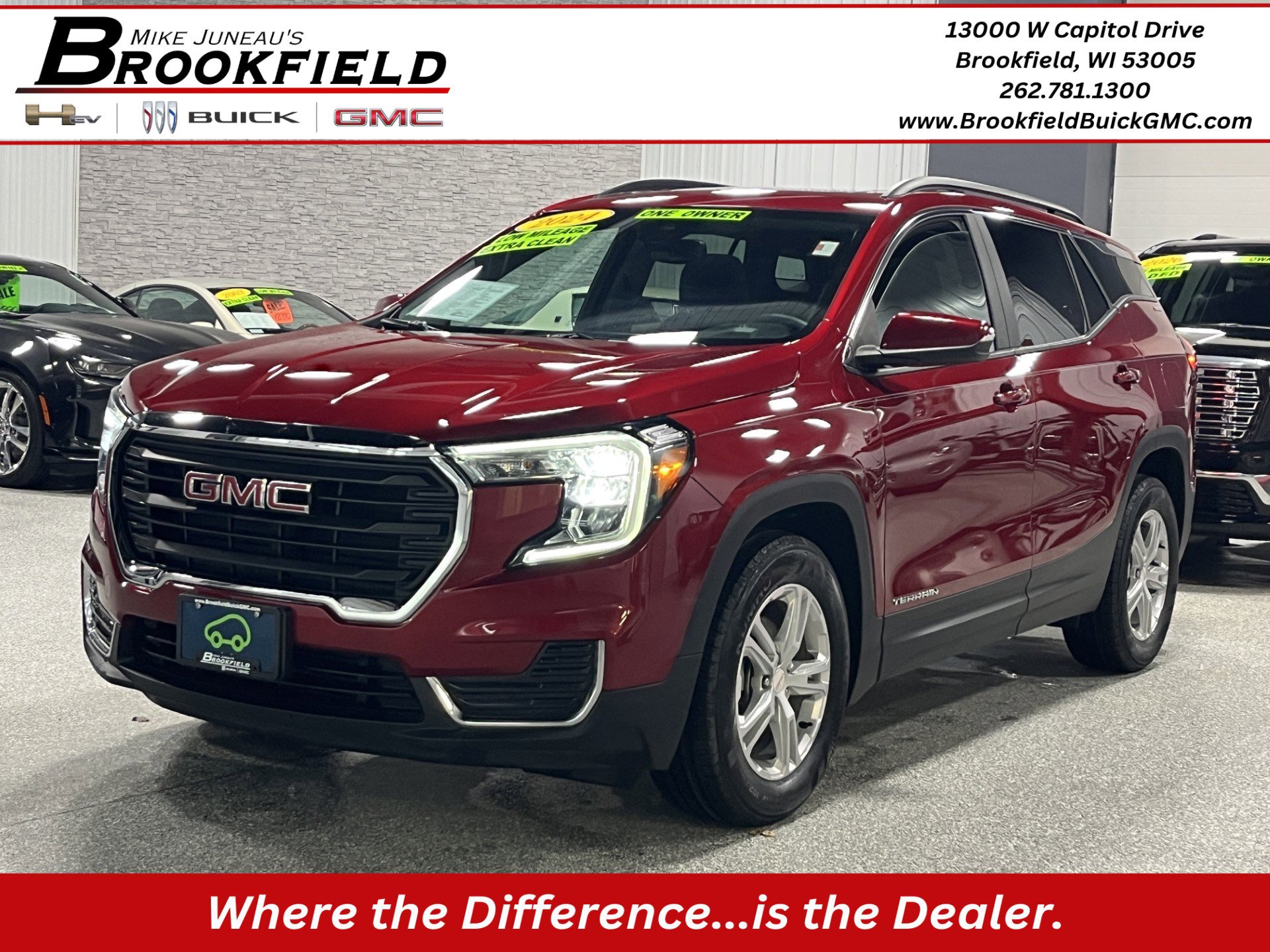 Certified 2024 GMC Terrain SLE w/ Driver Convenience Package image 1