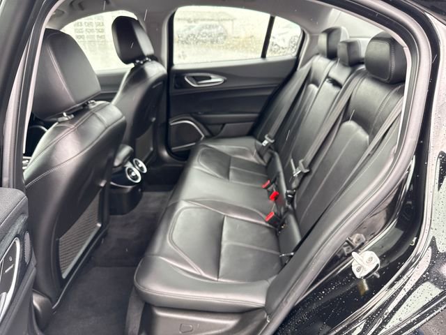 Used 2019 Alfa Romeo Giulia w/ Cold Weather Package RWD image 14