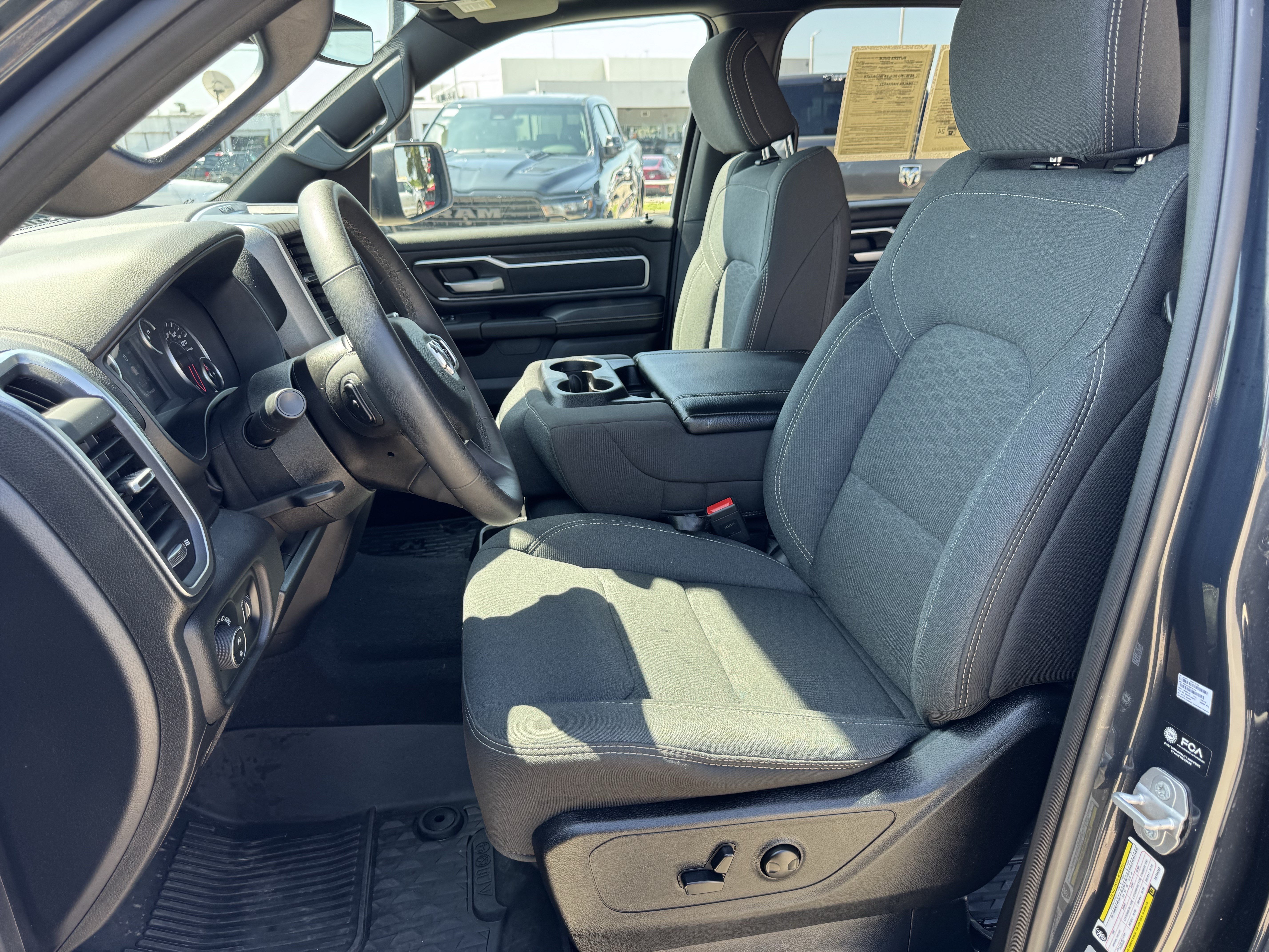 Used 2025 RAM 1500 Big Horn AWD/4WD image 28
