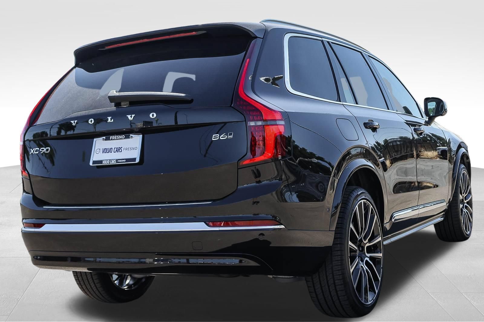 New 2026 Volvo XC90 B6 Plus w/ Protection Package AWD/4WD image 5