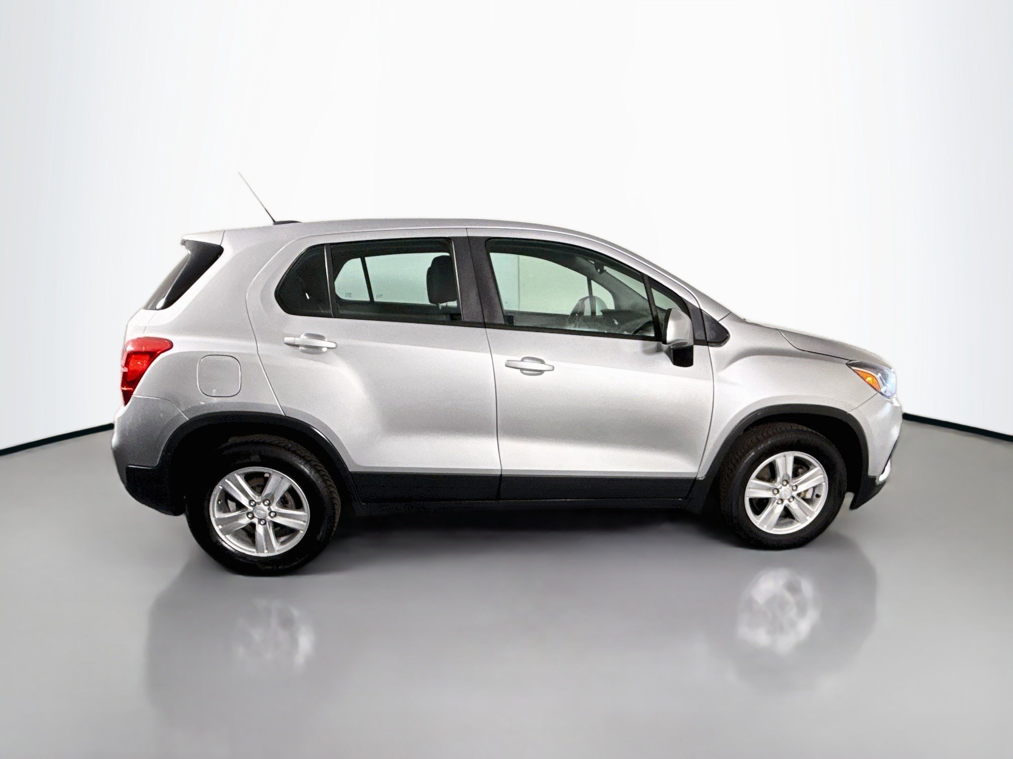 Used 2019 Chevrolet Trax LS FWD image 11