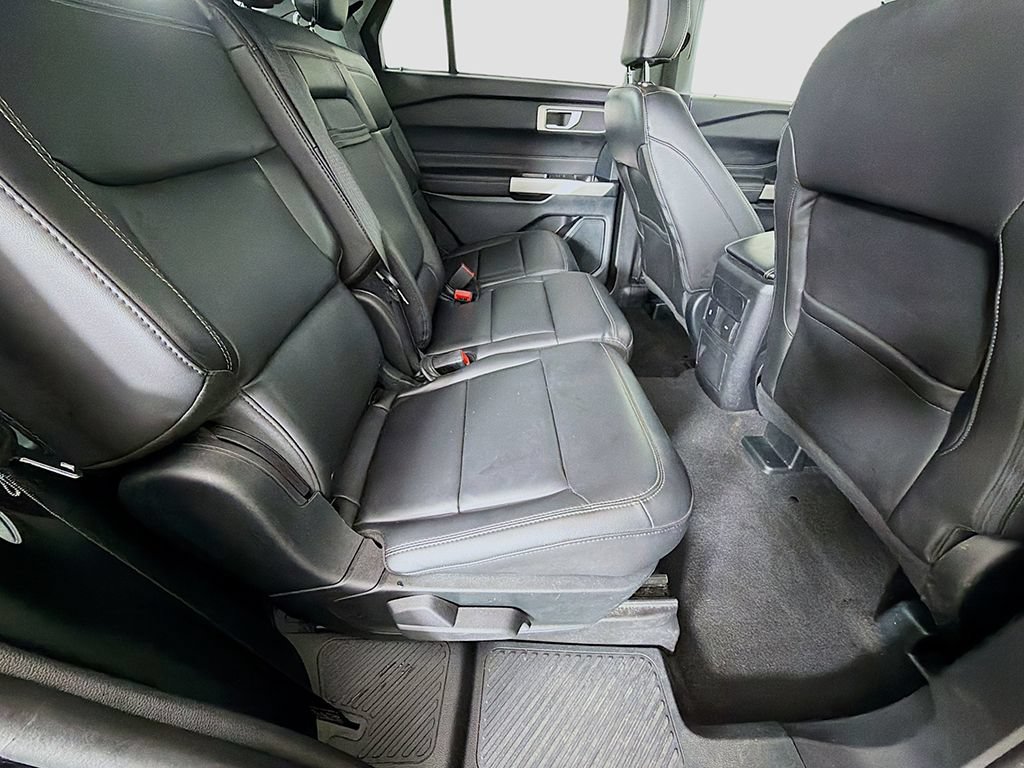 Used 2024 Ford Explorer XLT w/ Equipment Group 202A AWD/4WD image 25