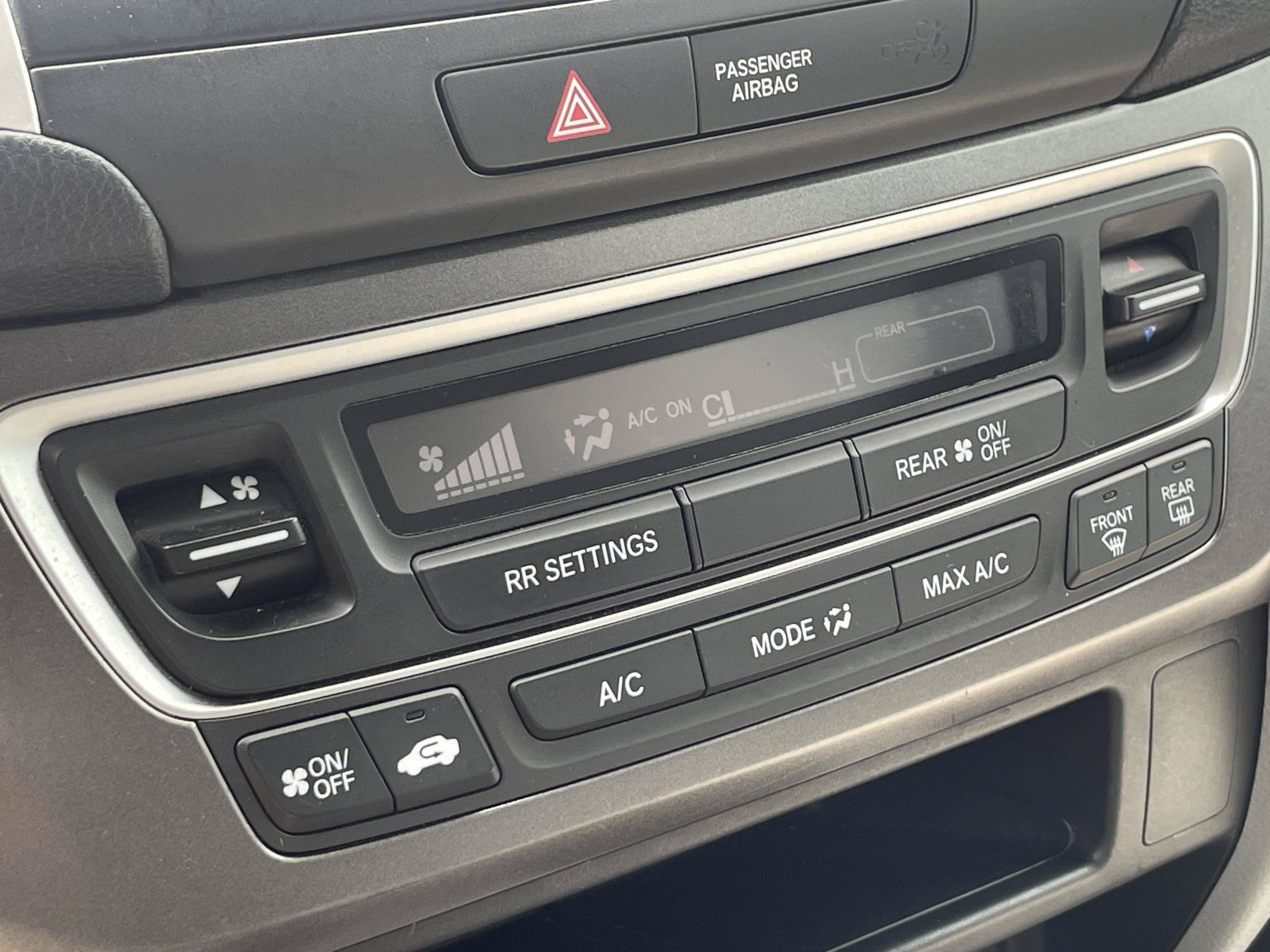 Used 2018 Honda Pilot LX image 30