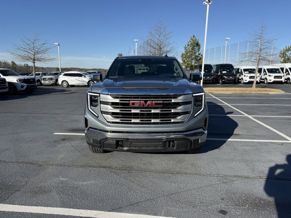 Used 2025 GMC Sierra 1500 SLE image 2