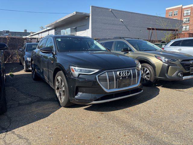 Certified 2023 Audi e-tron Premium Plus w/ Premium Plus Package AWD/4WD image 11