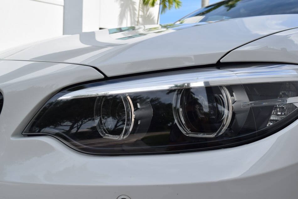 Used 2021 BMW 230i xDrive Convertible AWD/4WD image 12