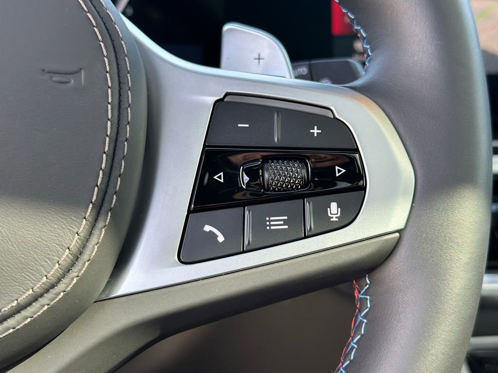 Certified 2025 BMW X7 M60i image 31