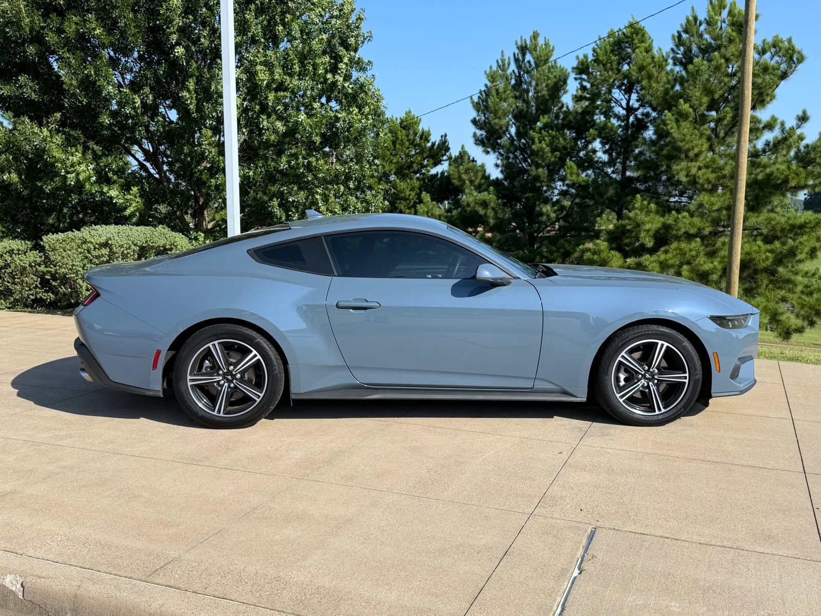 Used 2025 Ford Mustang Coupe RWD image 7