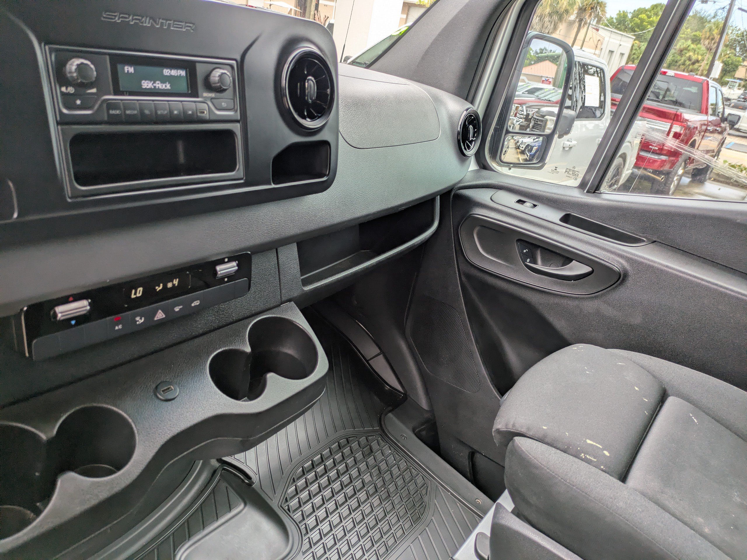 Used 2019 Mercedes-Benz Sprinter 170 image 17