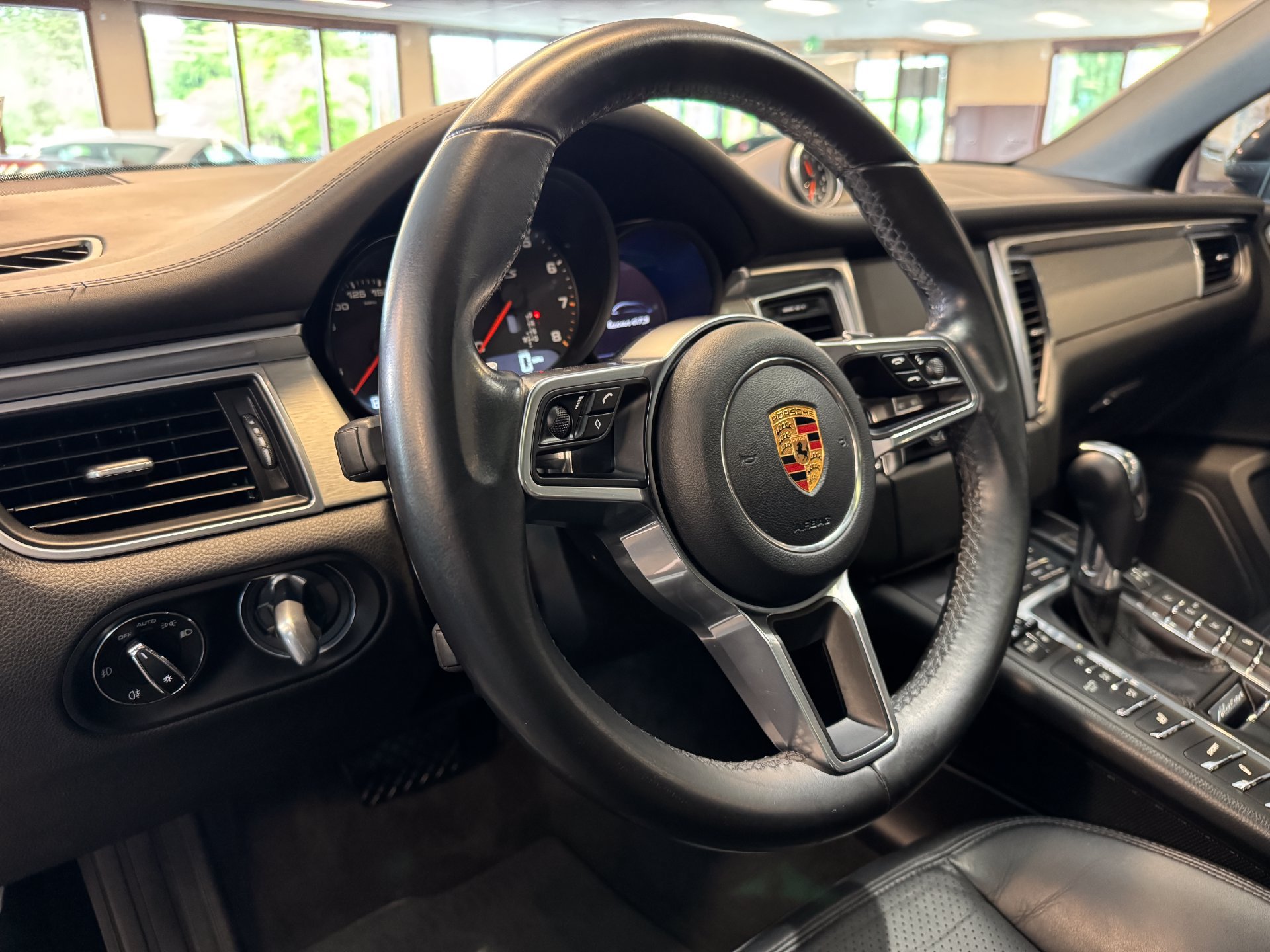 Used 2018 Porsche Macan GTS AWD/4WD image 46