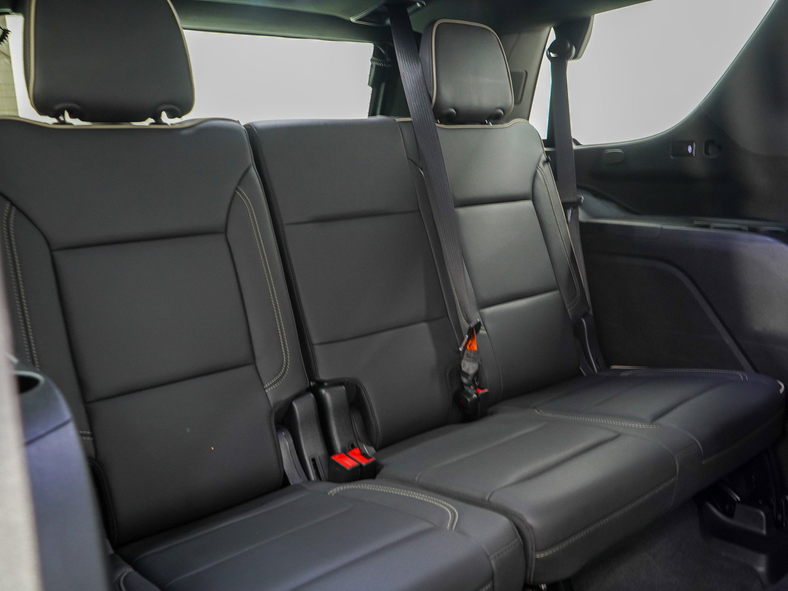 Used 2022 GMC Yukon SLT w/ SLT Premium Package AWD/4WD image 16