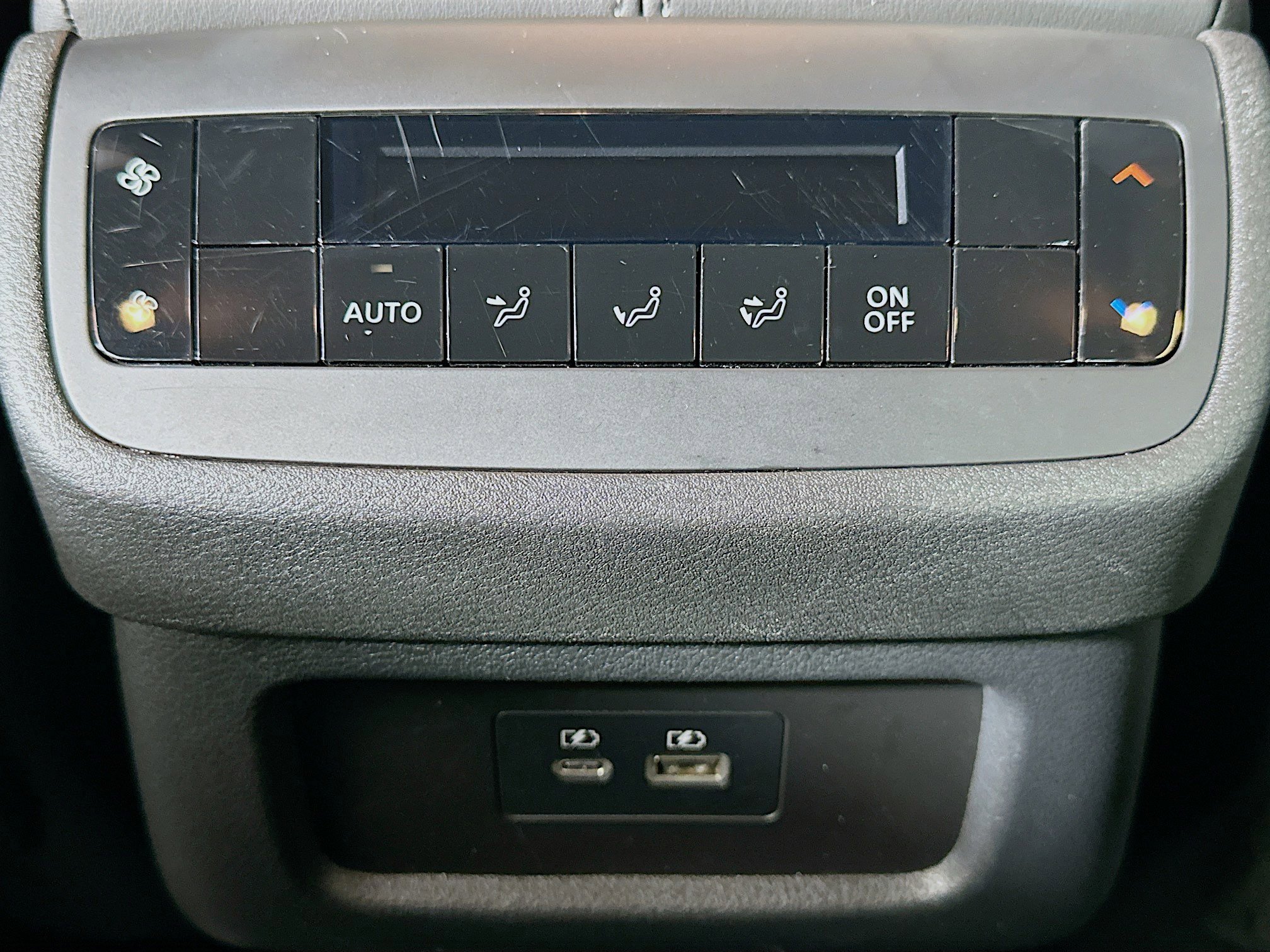 Used 2025 Nissan Pathfinder SL image 27