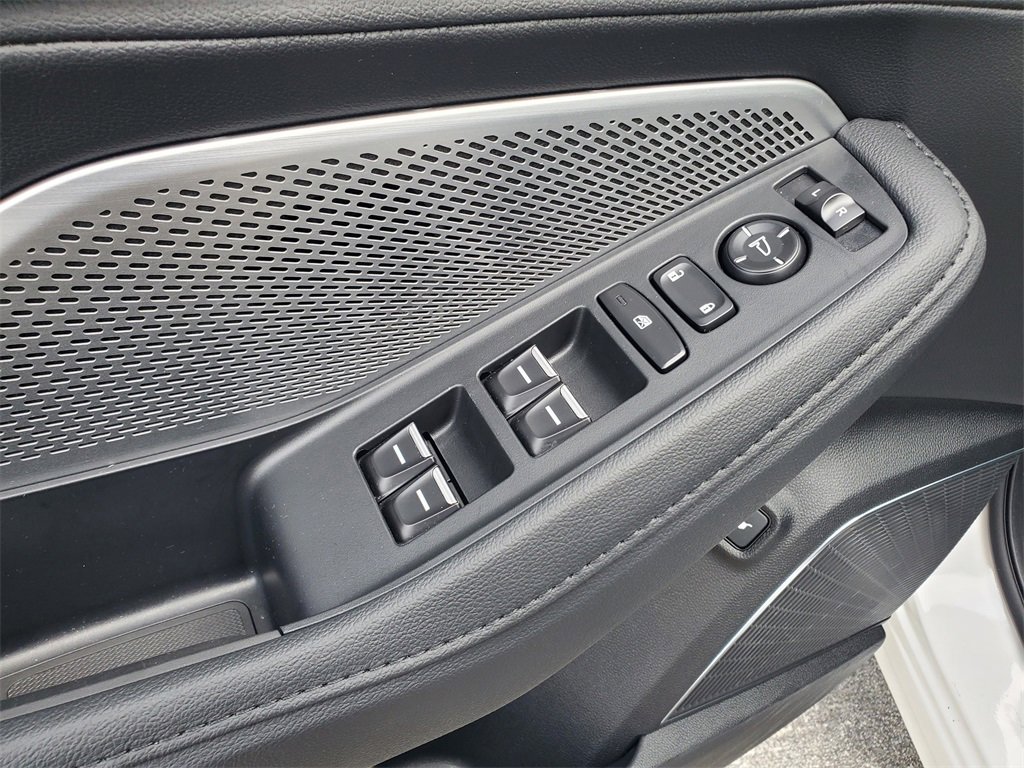 Used 2025 Acura MDX SH-AWD image 22