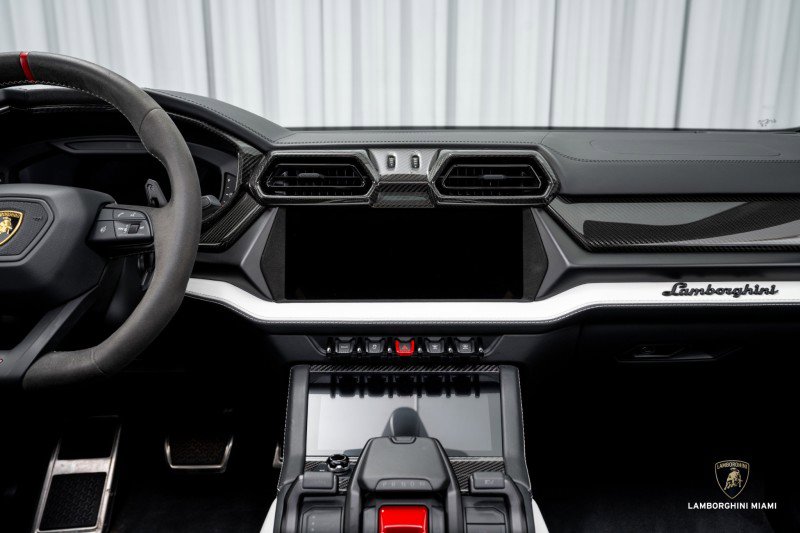 Used 2025 Lamborghini Urus SE image 35