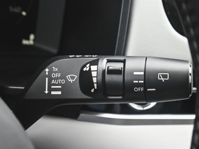 New 2025 Mitsubishi Outlander SE image 22