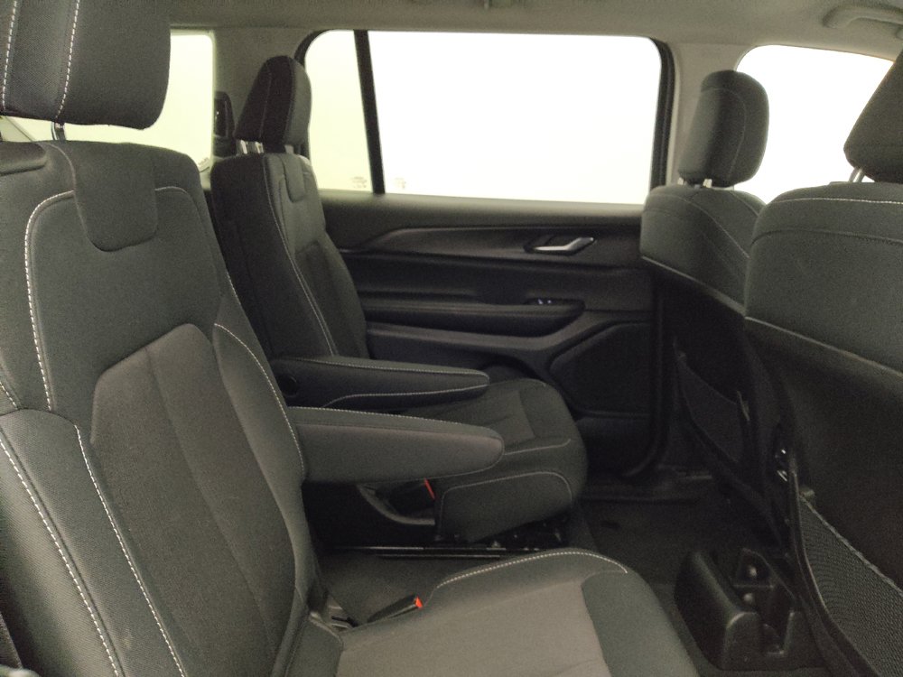 Used 2023 Jeep Grand Cherokee L Laredo w/ Luxury Tech Group I RWD image 19
