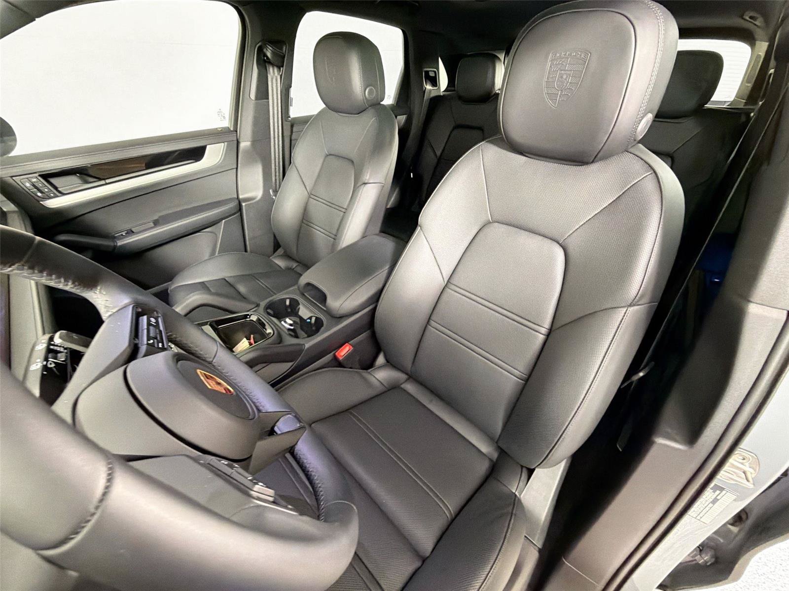 Certified 2026 Porsche Cayenne AWD/4WD image 5