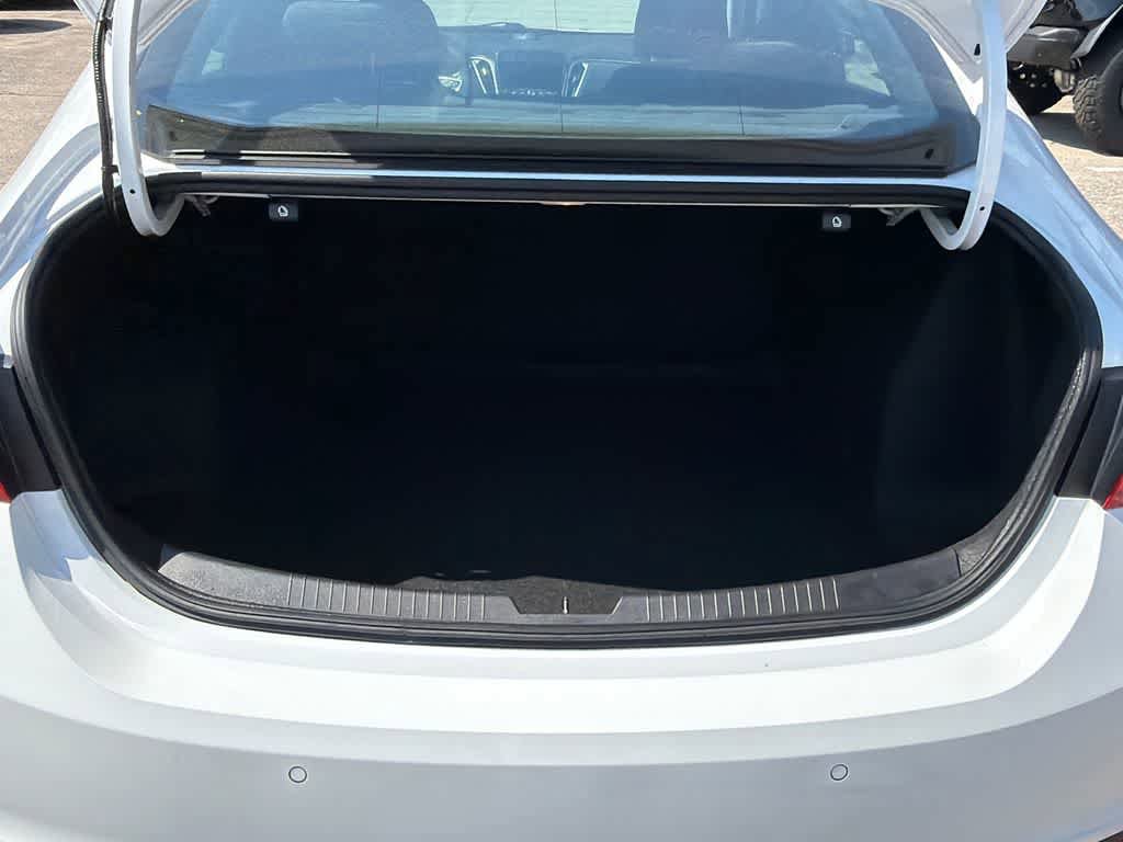 Used 2024 Chevrolet Malibu LT FWD image 16