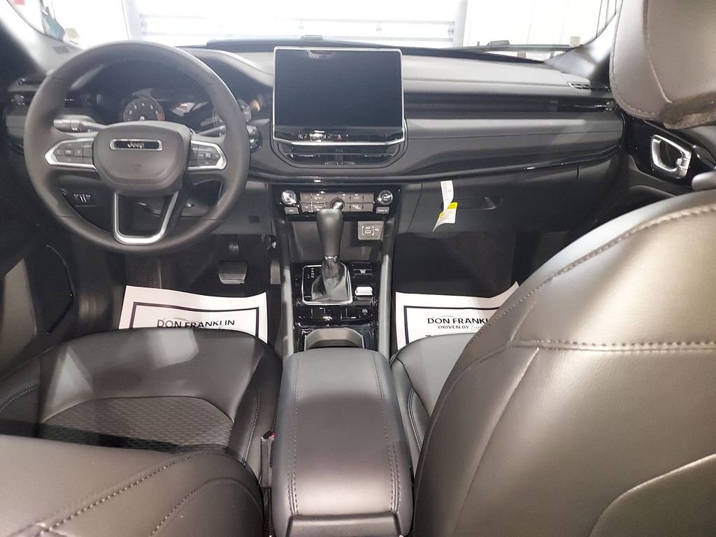 New 2026 Jeep Compass Latitude AWD/4WD image 10