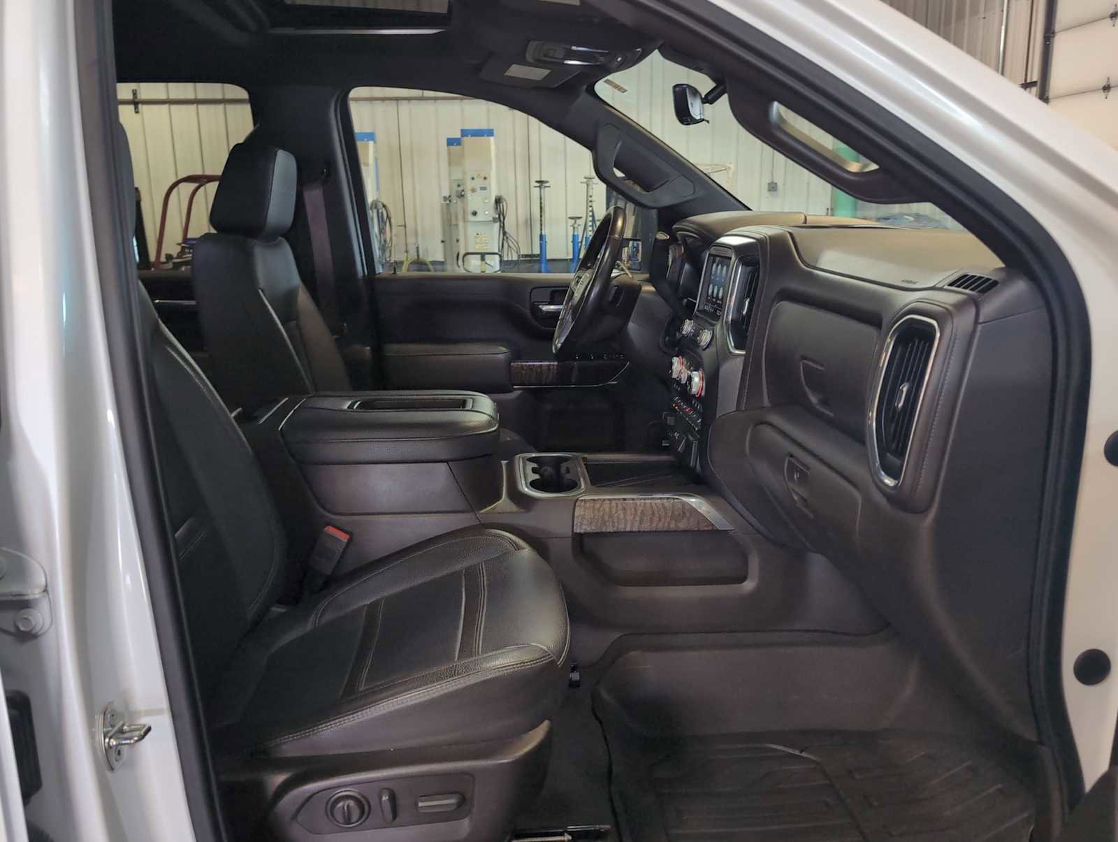 Used 2021 GMC Sierra 3500 Denali w/ Denali Ultimate Package image 29