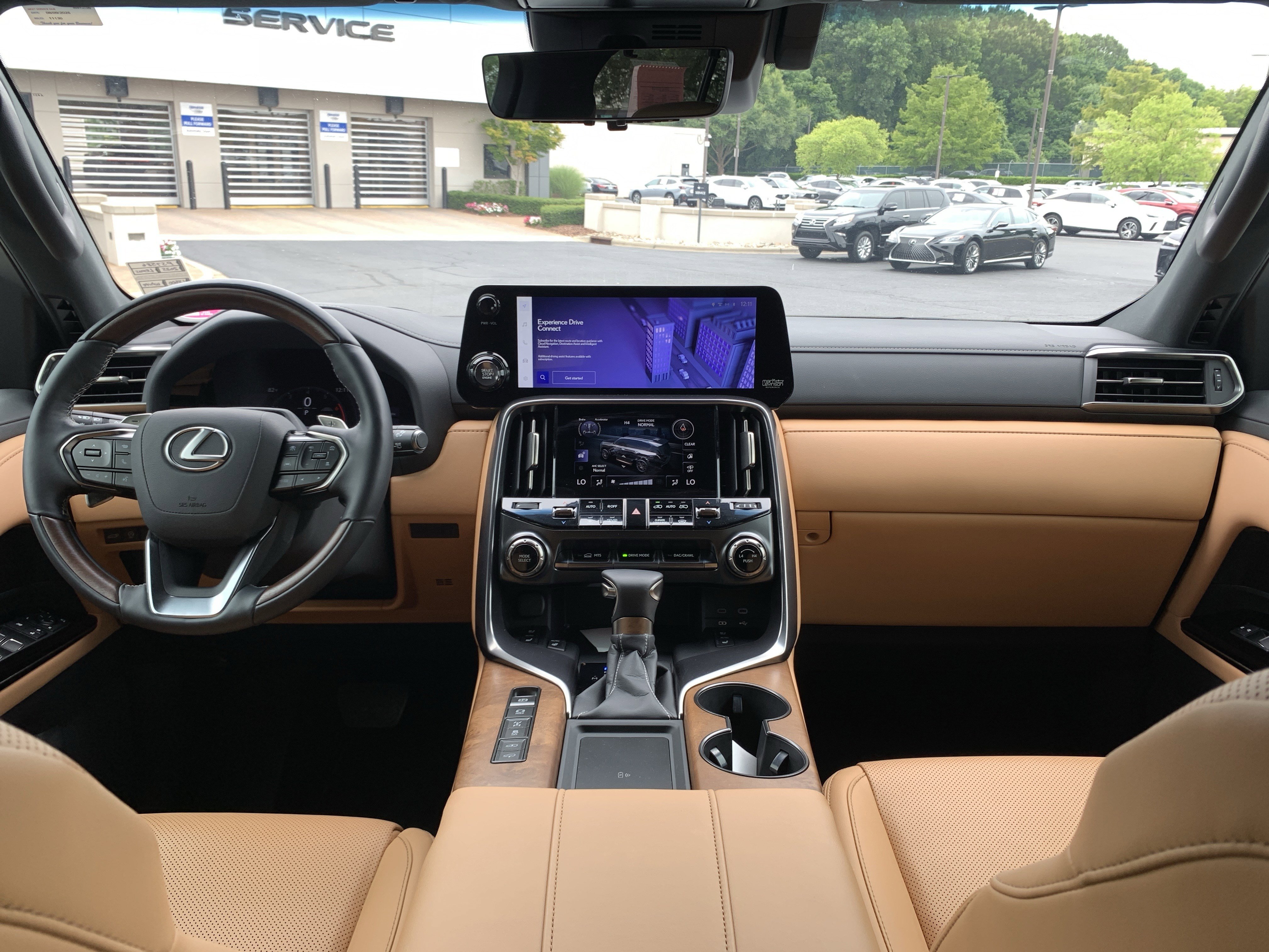 Used 2025 Lexus LX 600 4WD w/ Accessory Package (2T) image 30