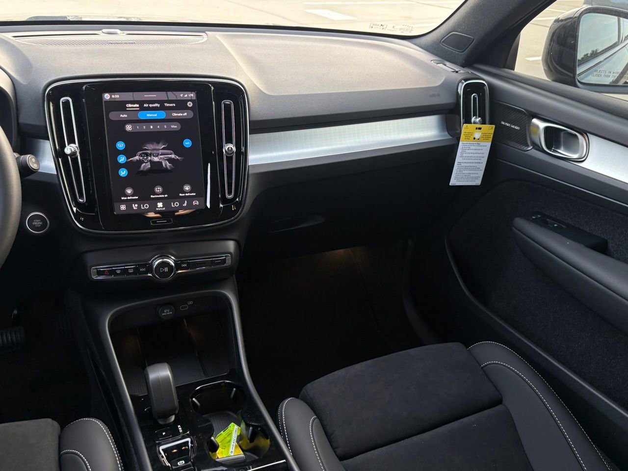 New 2026 Volvo XC40 B5 Ultra w/ Protection Package Premier AWD/4WD image 11