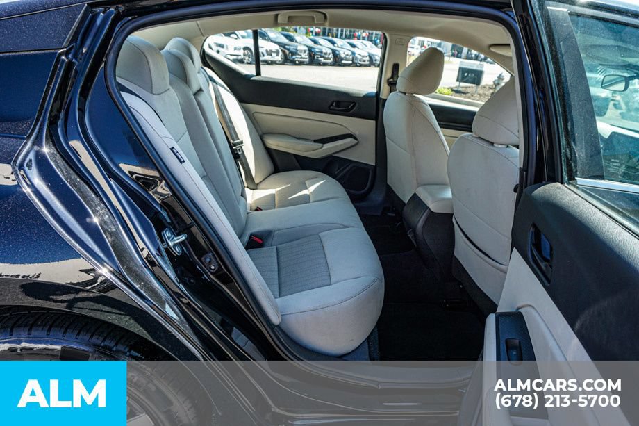 Used 2025 Nissan Altima 2.5 SV FWD image 21