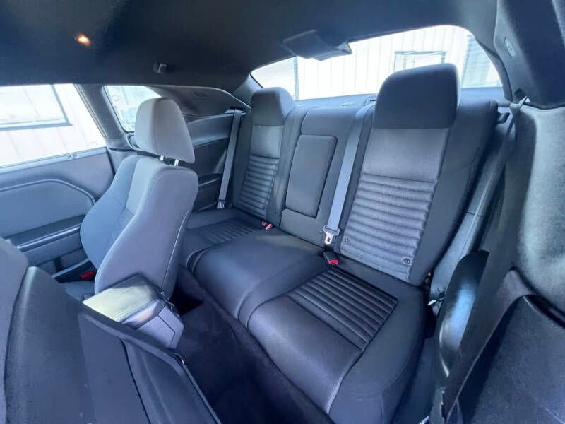 Used 2013 Dodge Challenger SXT RWD image 11