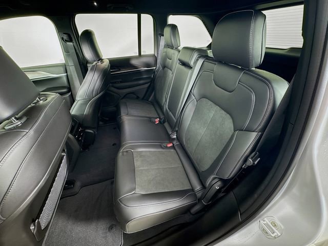 New 2026 Jeep Grand Cherokee Altitude image 27