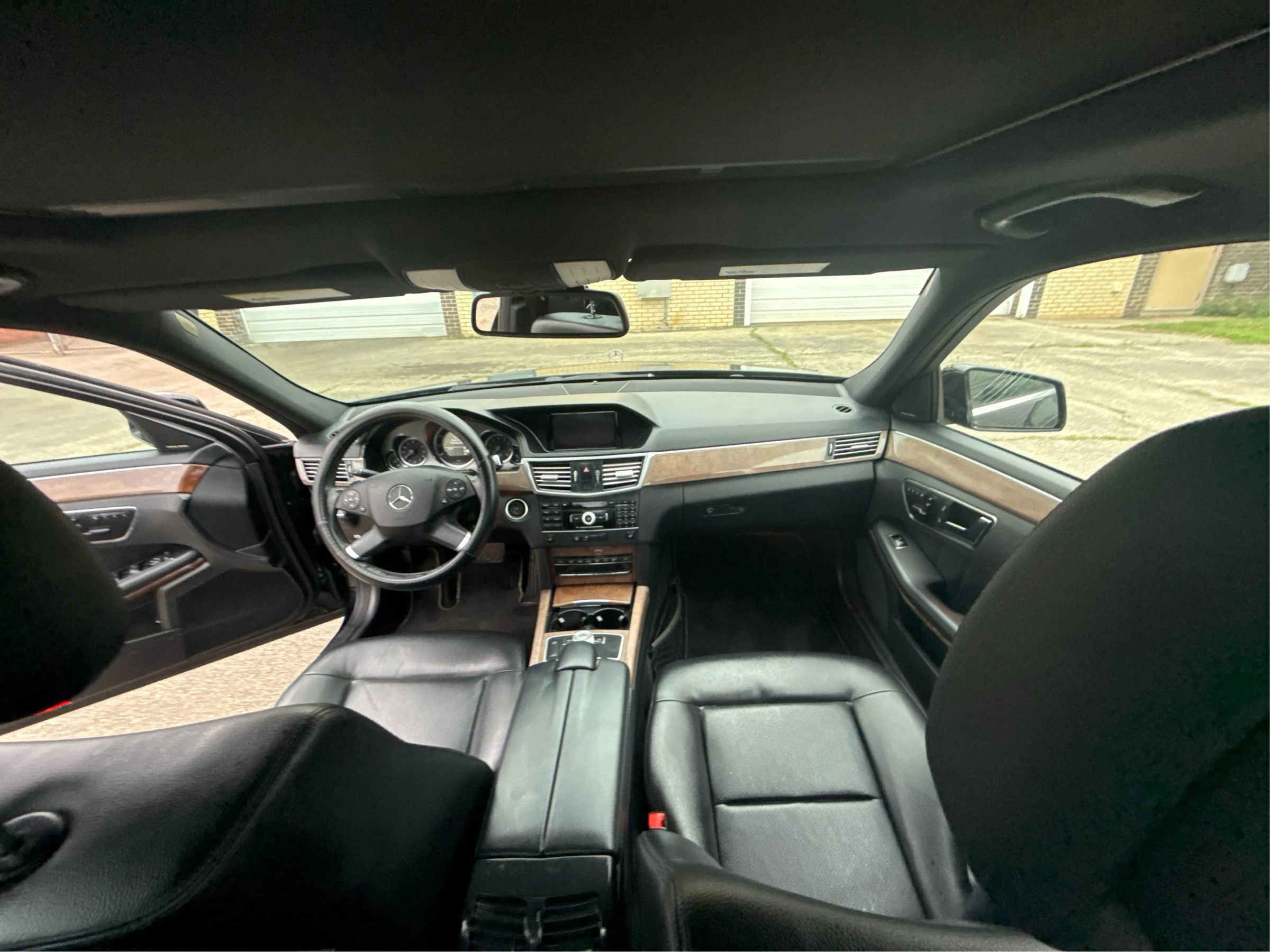 Used 2011 Mercedes-Benz E 350 4MATIC Sedan image 22