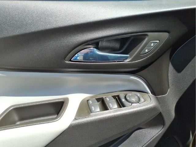 Used 2023 Chevrolet Equinox LT w/ LPO, Floor Liner Package FWD image 11