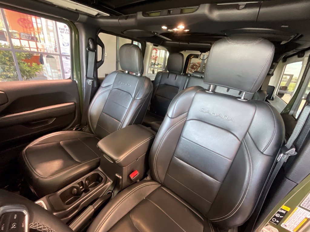 Used 2023 Jeep Wrangler Unlimited Sahara w/ Cold Weather Group AWD/4WD image 9