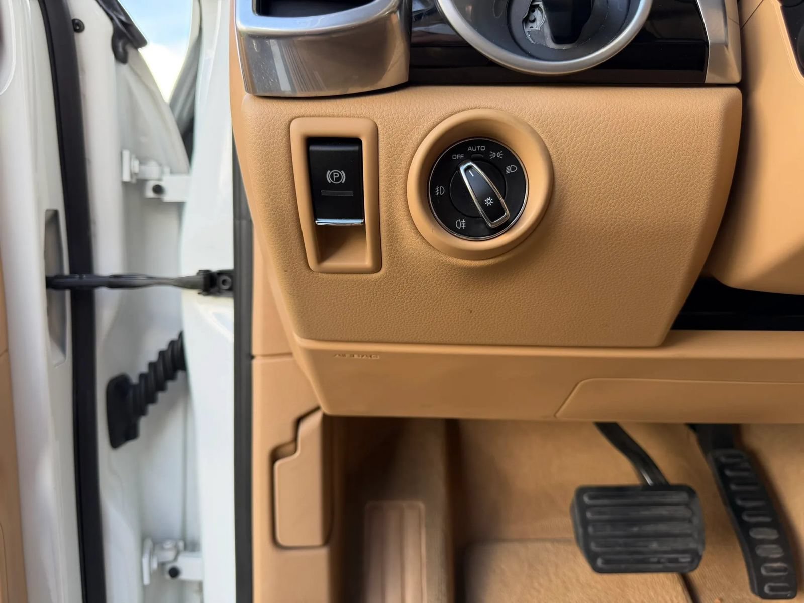 Used 2014 Porsche Cayenne AWD/4WD image 40