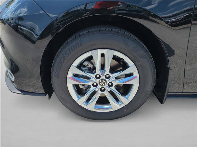New 2026 Toyota Sienna Limited FWD image 10