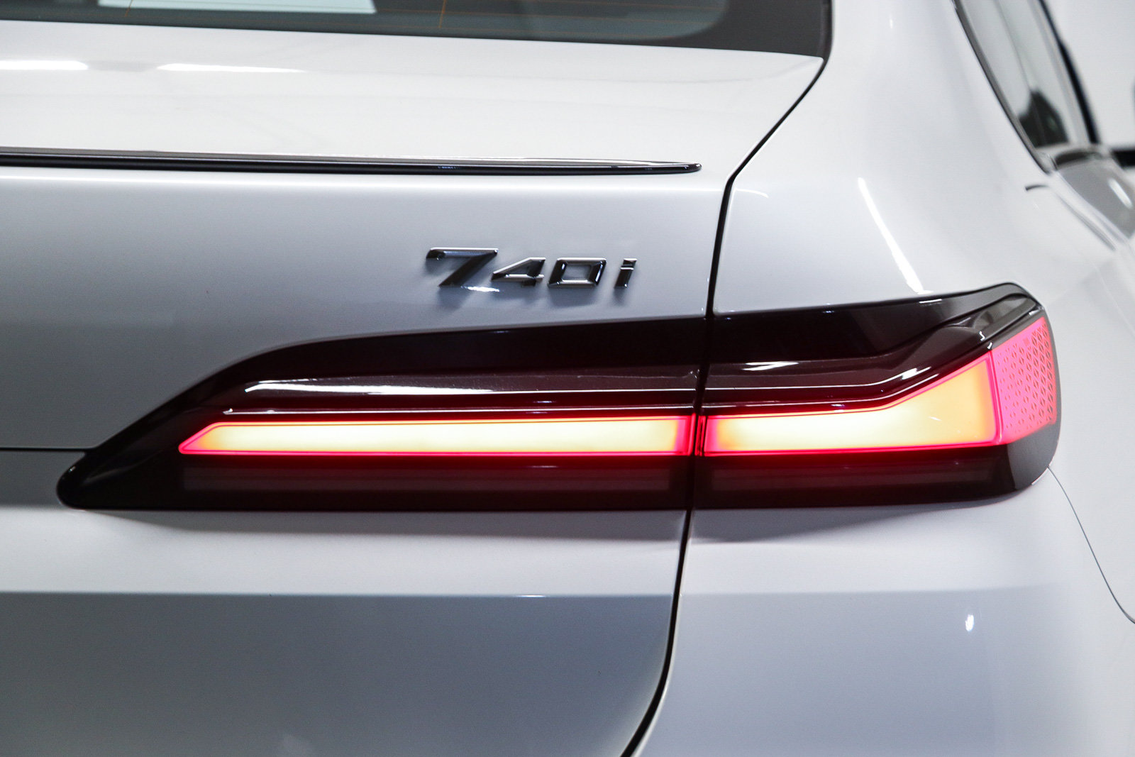 Certified 2023 BMW 740i RWD image 7