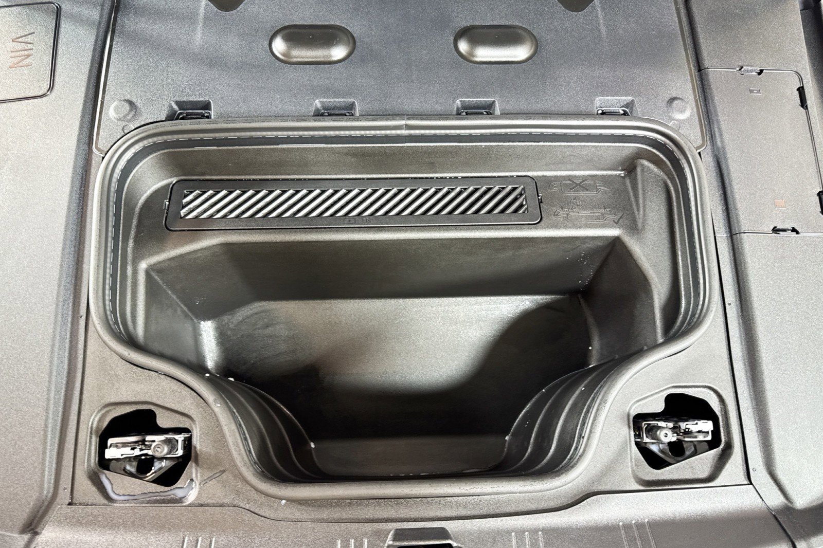 Used 2025 Audi A6 e-tron Premium Plus w/ Premium Plus image 28