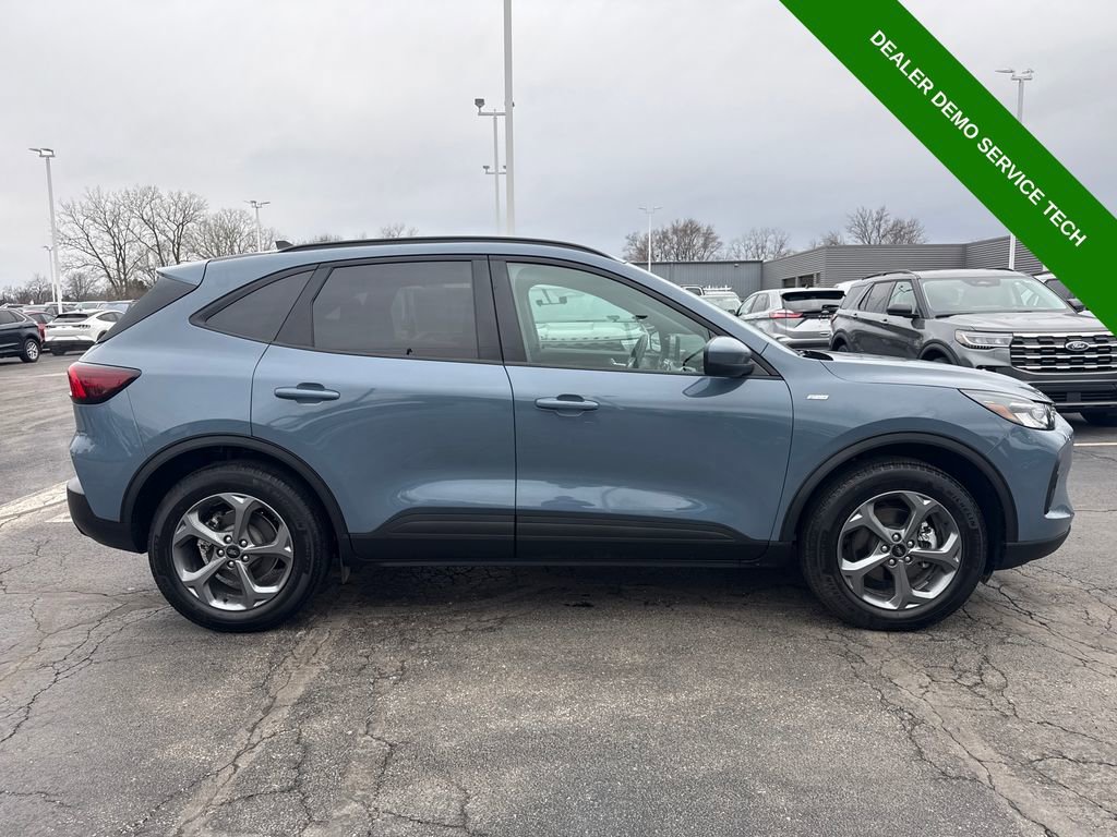 Used 2025 Ford Escape ST-Line Elite image 5