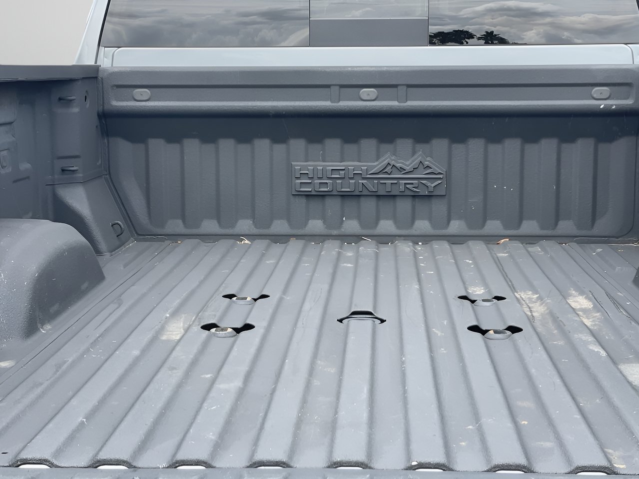 Used 2024 Chevrolet Silverado 2500 High Country w/ High Country Premium Package AWD/4WD image 8