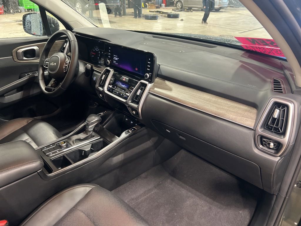Certified 2023 Kia Sorento S image 21