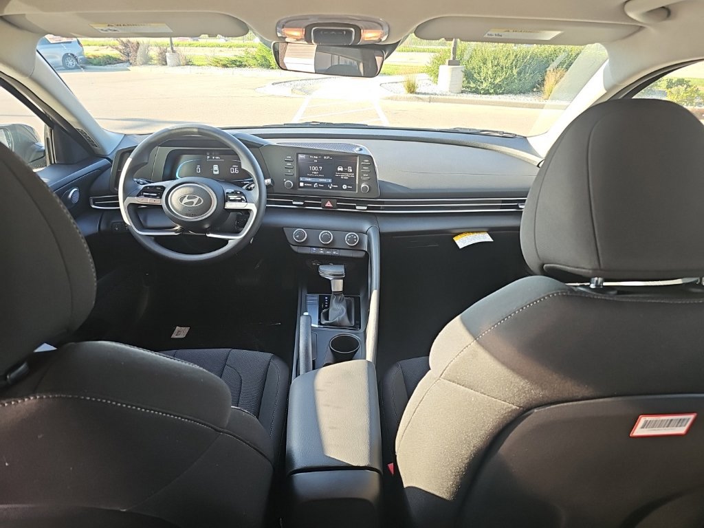 New 2026 Hyundai Elantra SE FWD image 29