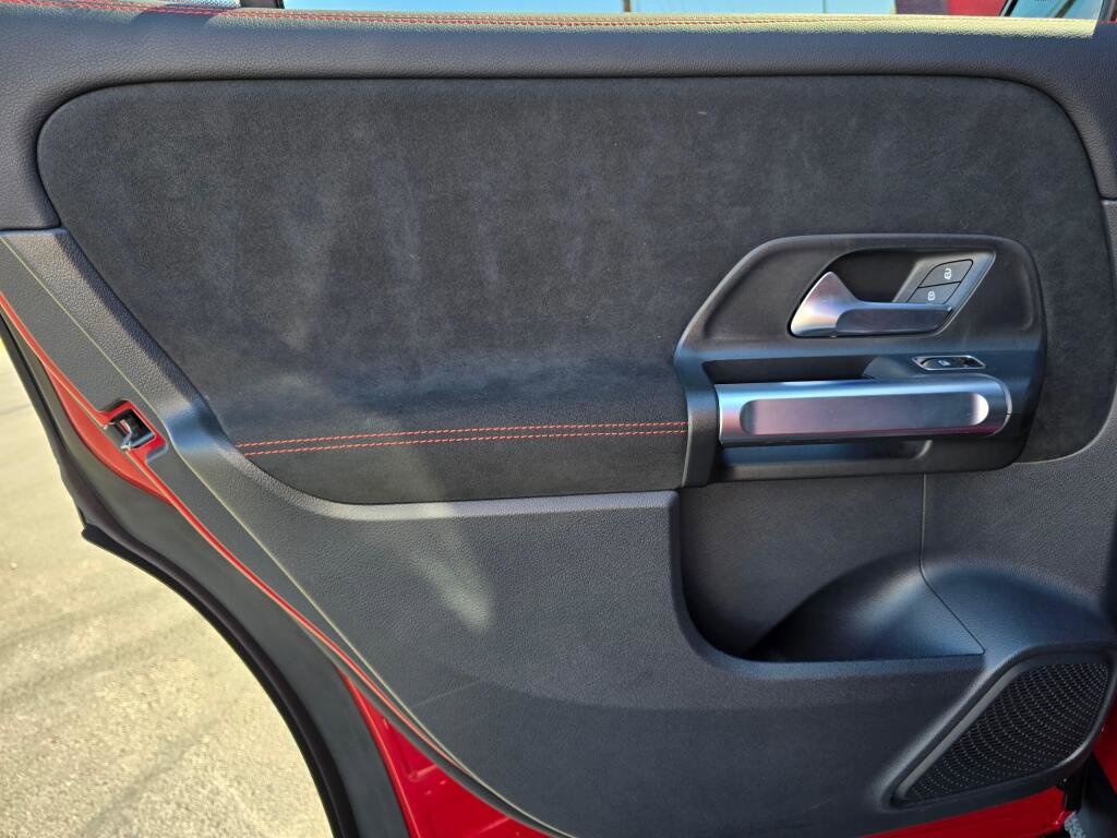 Used 2022 Mercedes-Benz GLB 250 4MATIC image 19
