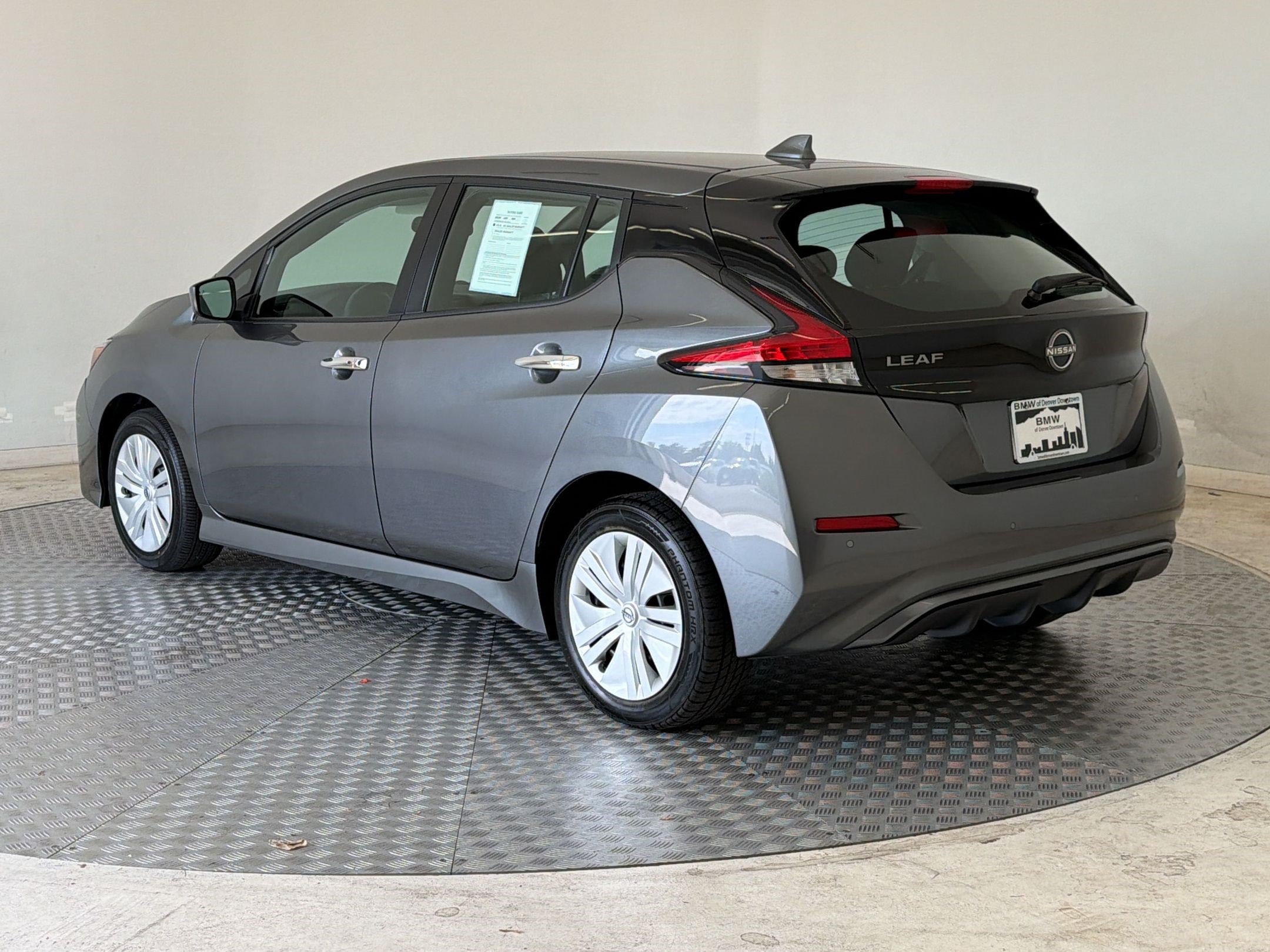 Used 2025 Nissan Leaf S FWD image 3