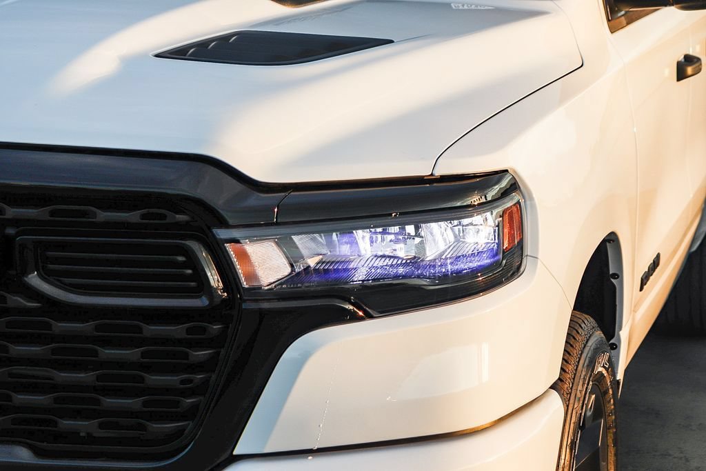 New 2026 RAM 1500 Express AWD/4WD image 5