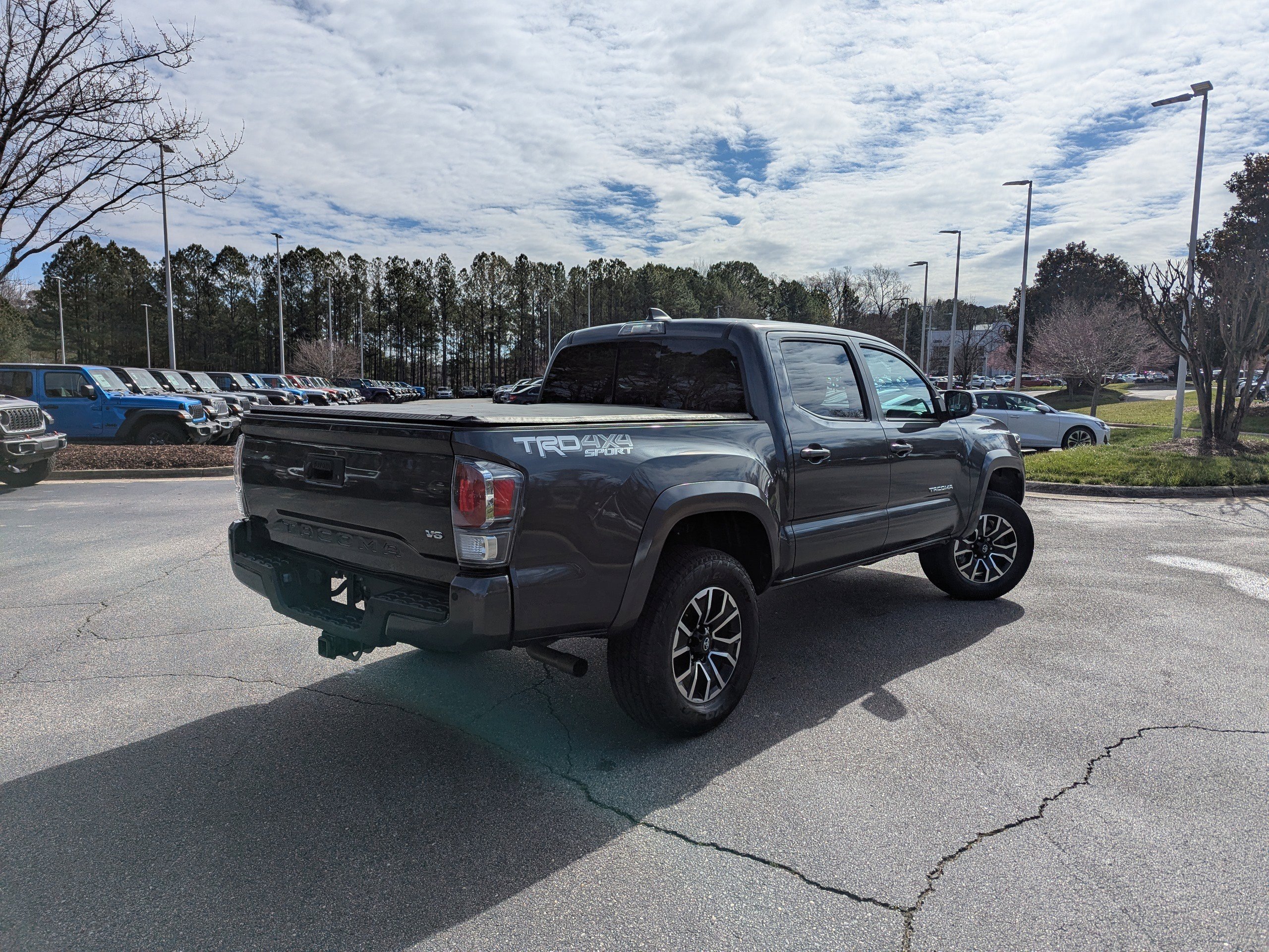 Used 2022 Toyota Tacoma TRD Sport w/ TRD Premium Sport Package image 5