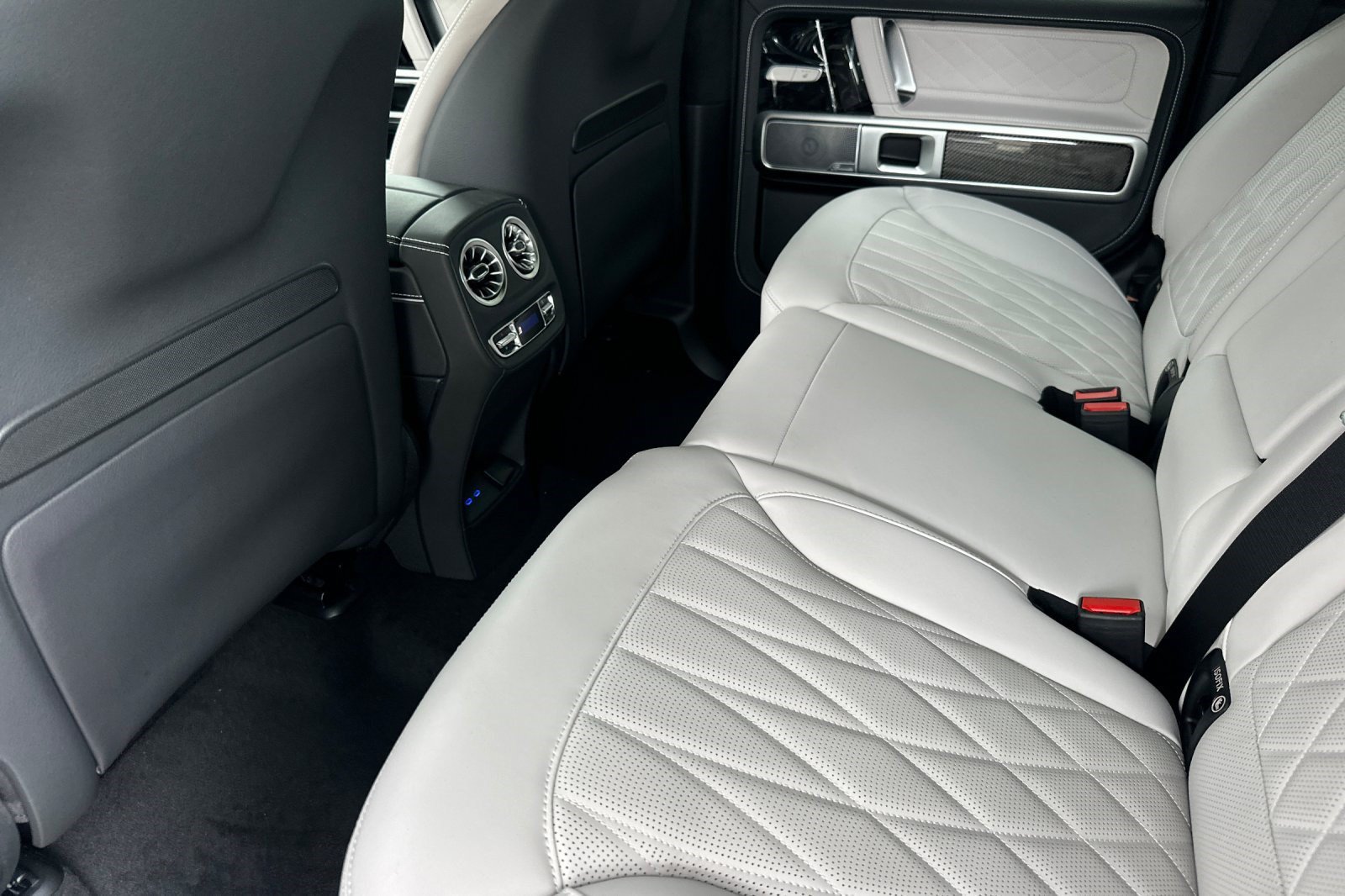 New 2027 Mercedes-Benz G 580 e image 24