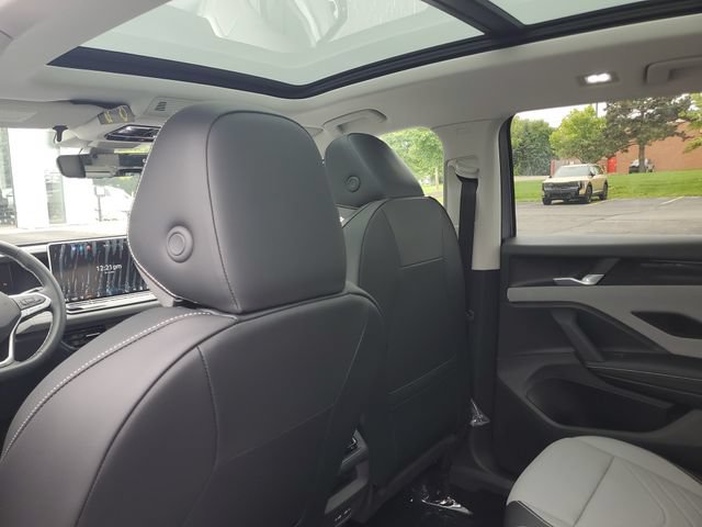 New 2026 Volkswagen Tiguan SE AWD/4WD image 10