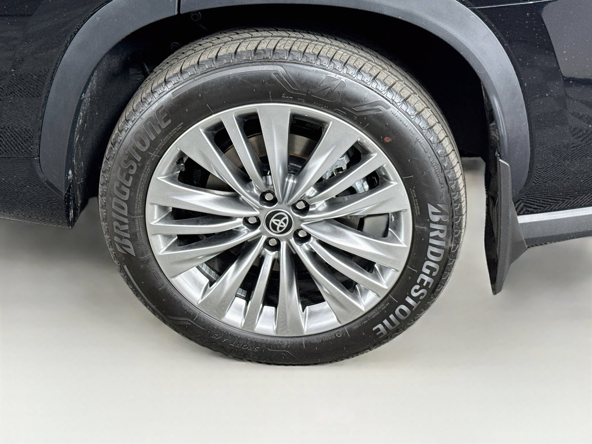 Used 2026 Toyota Highlander Platinum AWD/4WD image 8