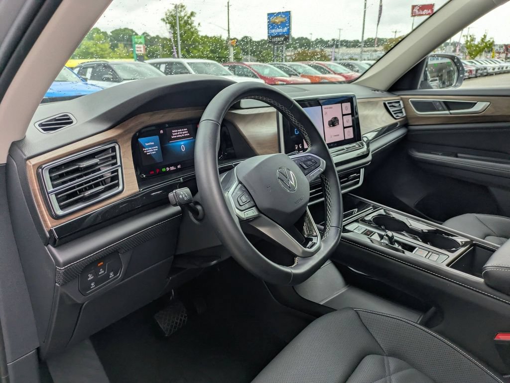 Used 2026 Volkswagen Atlas SE FWD image 16